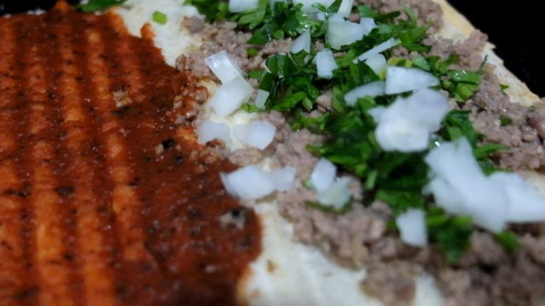 Eritme Peynirli Ve Kıymalı Tost Yediniz Mi?