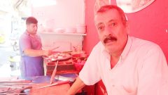 35 Yıldır Kirli Elleri İle Lezzetli Kebaplar Yapıyor